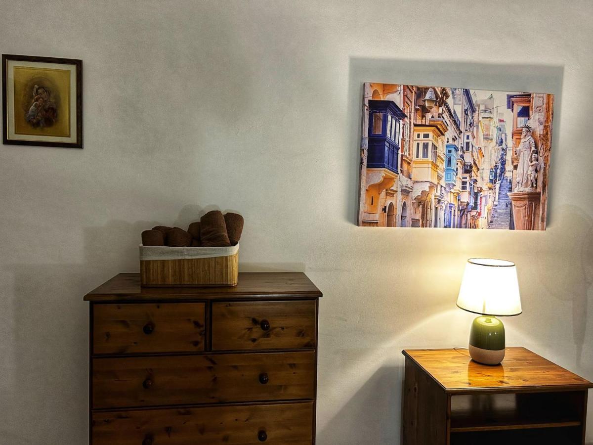 Galileo Rooms Gzira Exterior photo